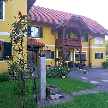 Dachberghof Apartment